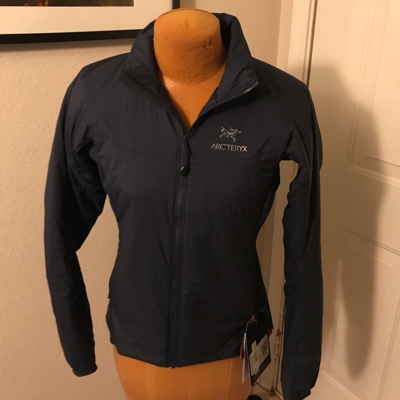 Arc'teryx Jackets & Blazers - NWT Women’s Arc’teryx Atom lightweight jacket